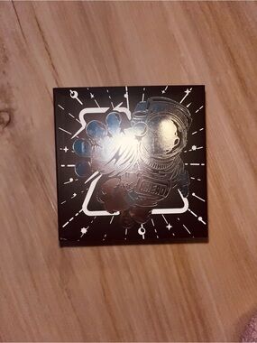 Portable Bluetooth Speaker with Astronaut Artwork - Black
